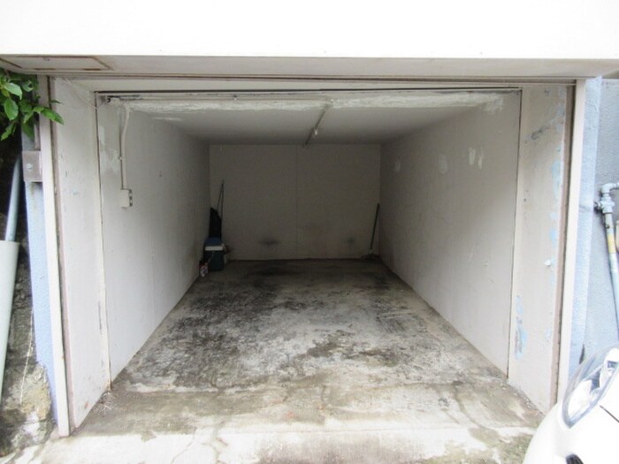 物件外観写真3　(駐車場)