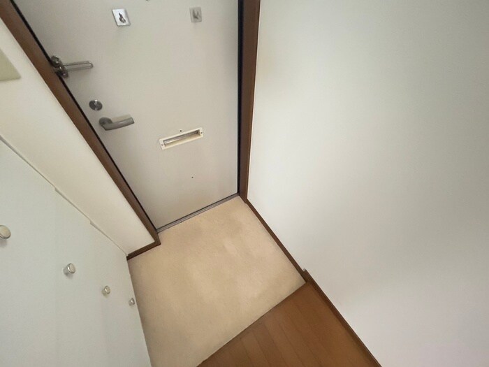 物件内観写真7　(玄関)
