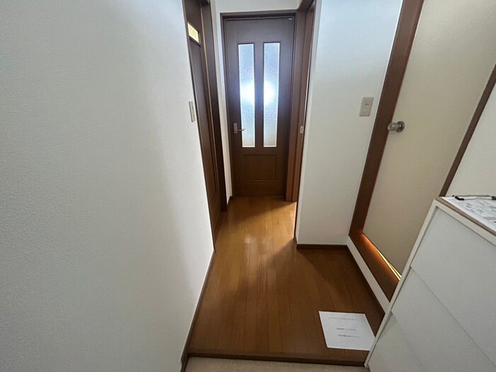 物件内観写真8　(廊下)