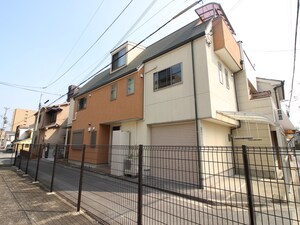 茨木市大手町３階建戸建外観写真
