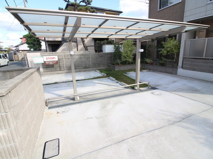 物件外観写真5　(駐輪場)