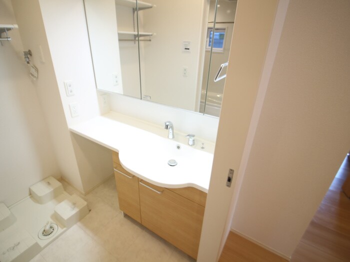 物件内観写真13　(洗面)