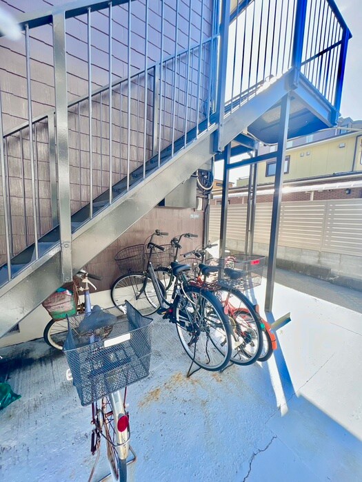 物件外観写真6　(駐輪場)