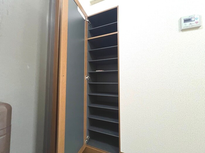 物件内観写真18　(靴箱)