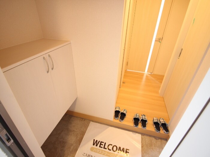 物件内観写真15　(玄関)