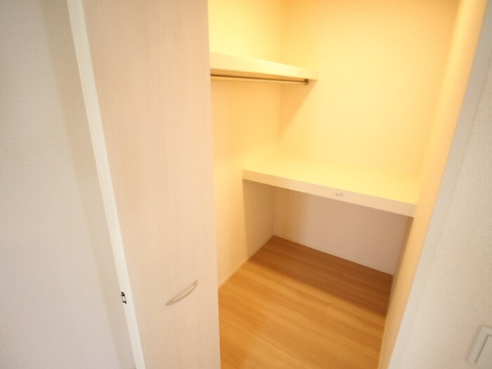 物件内観写真16　(収納)