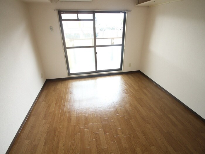 物件内観写真6　(居室)