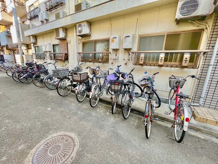 プレアール小若江の駐輪場