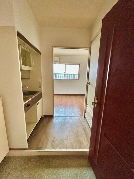 物件内観写真13　(玄関)