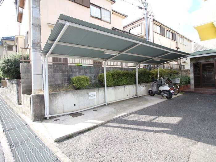 物件外観写真3　(駐輪場)