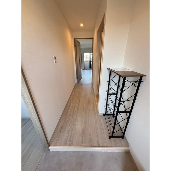 物件内観写真10　(玄関)