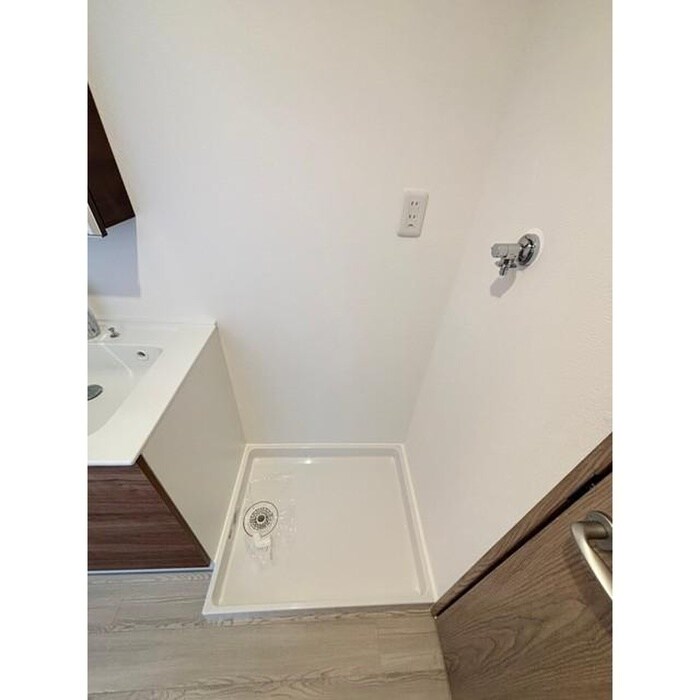 物件内観写真17　(洗濯機置場)