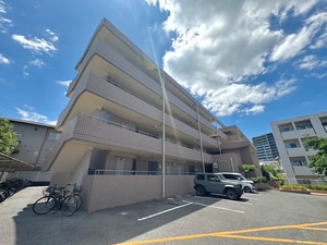 メゾンロワイヤル松田外観写真