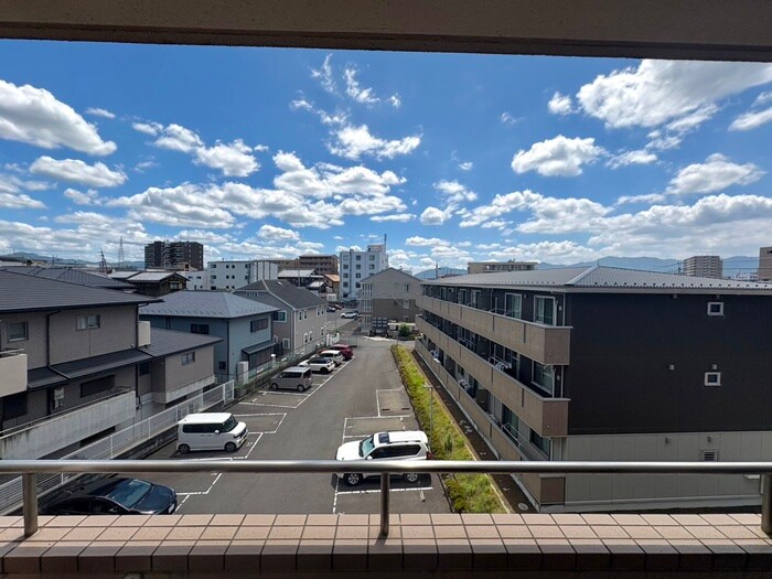 物件内観写真18　(室内からの展望)