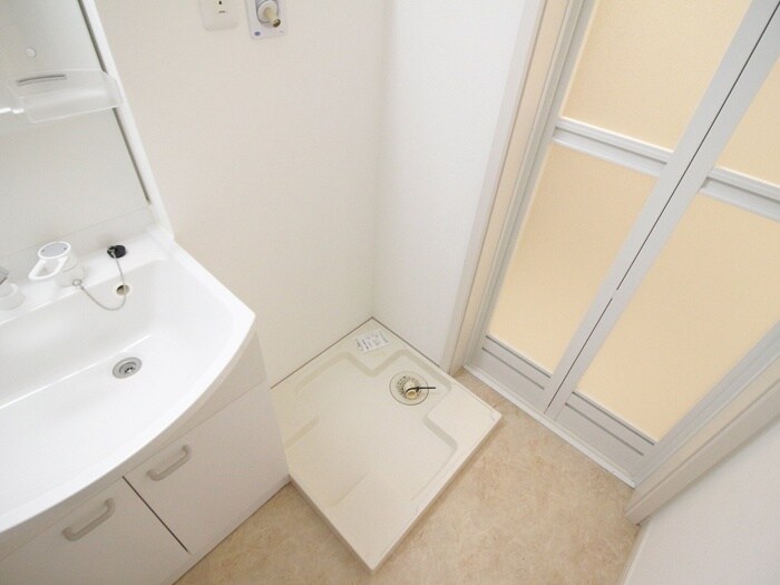 物件内観写真17　(洗濯機置場)