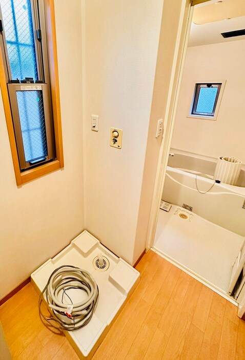 物件内観写真15　(洗濯機置場)