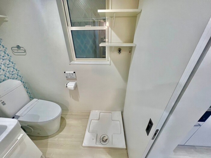 物件内観写真14　(洗濯機置場)