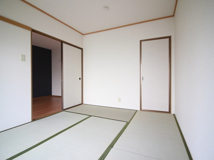 物件内観写真9　(居室)