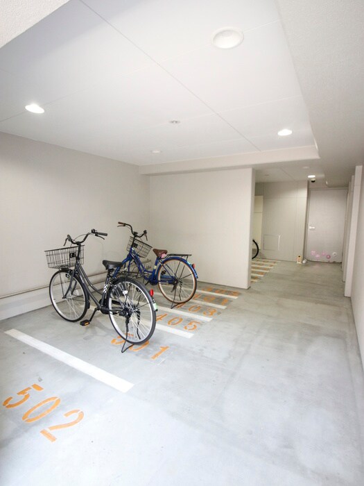 物件外観写真3　(駐輪場)