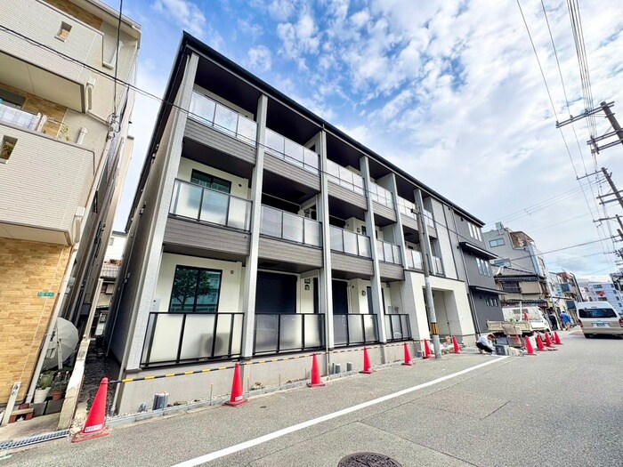 物件外観写真1　(建築中)