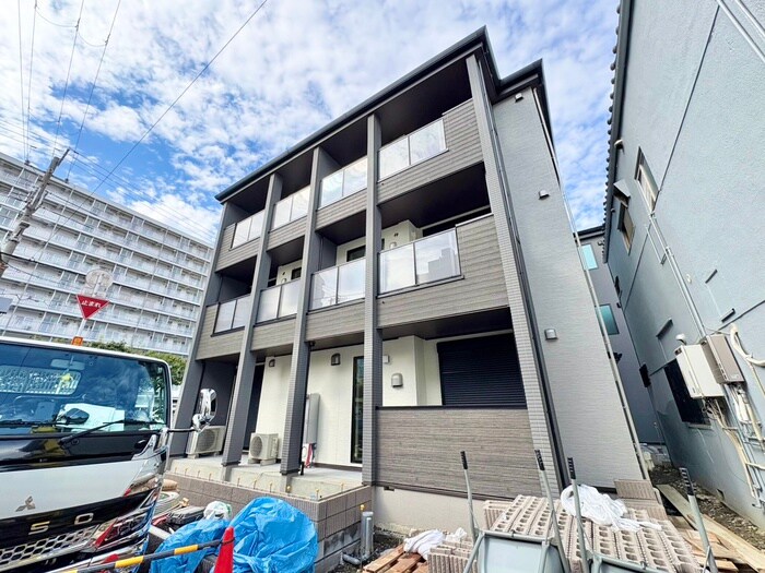 物件外観写真2　(建築中)