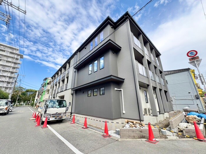 物件外観写真3　(建築中)