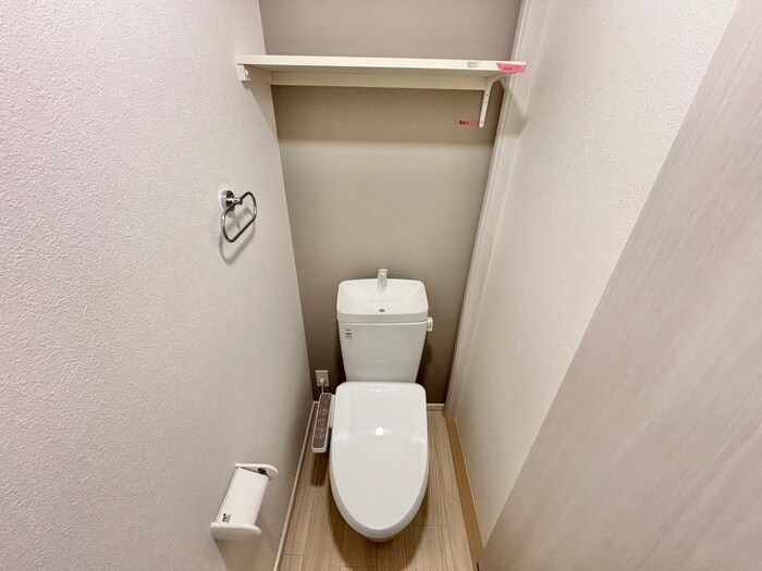 物件内観写真8　(トイレ)