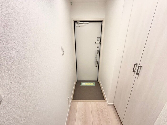 物件内観写真11　(玄関)