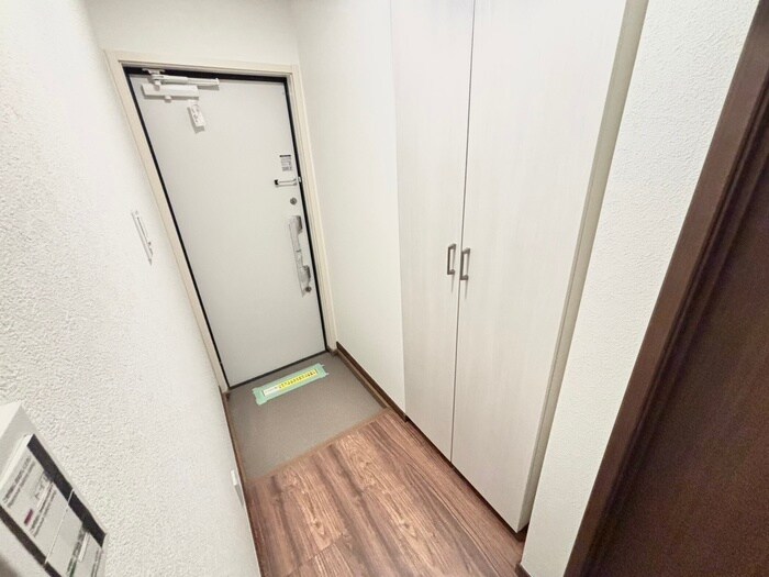 物件内観写真12　(玄関)