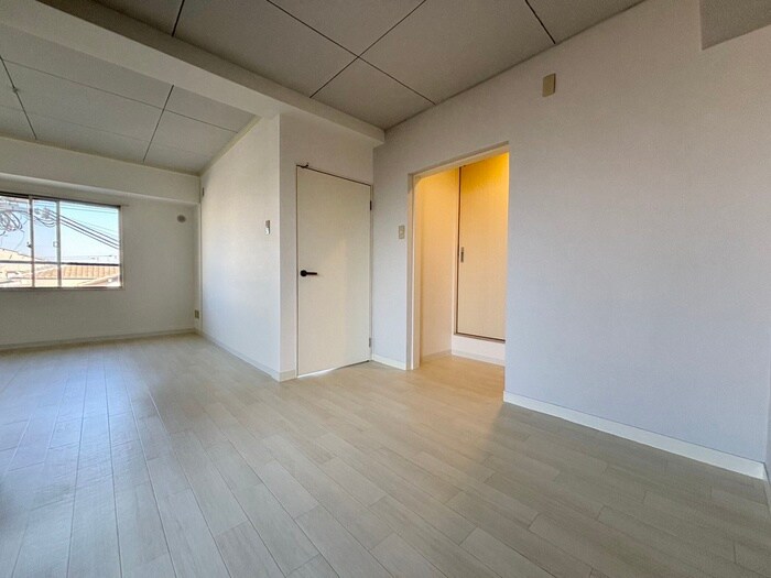 物件内観写真8　(居室)