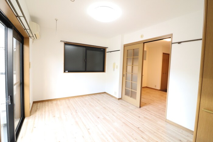 物件内観写真3　(居室)