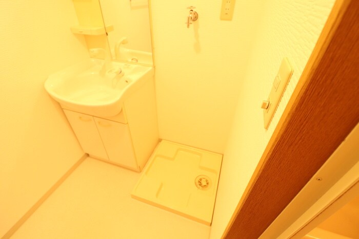 物件内観写真11　(洗濯機置場)