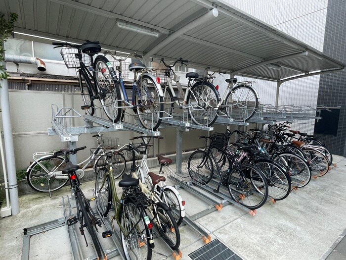 物件外観写真5　(駐輪場)