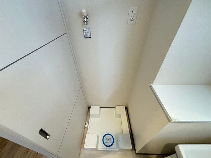 物件内観写真16　(洗濯機置場)