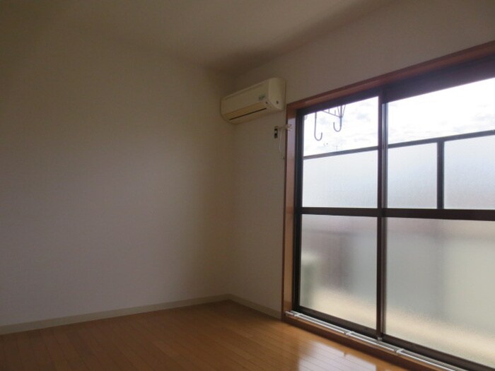 物件内観写真4　(居室)