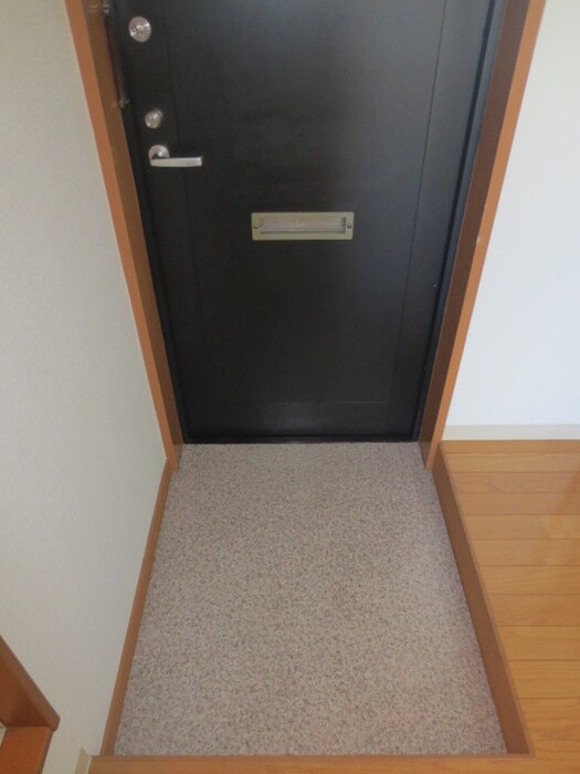 物件内観写真9　(玄関)