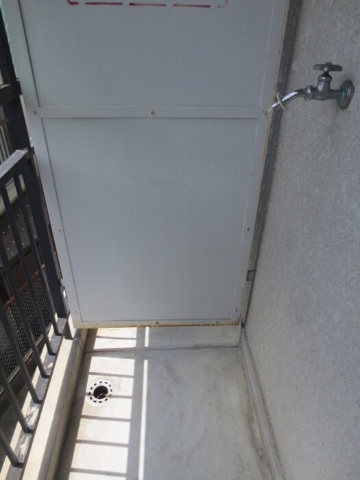 物件内観写真13　(洗濯機置場)