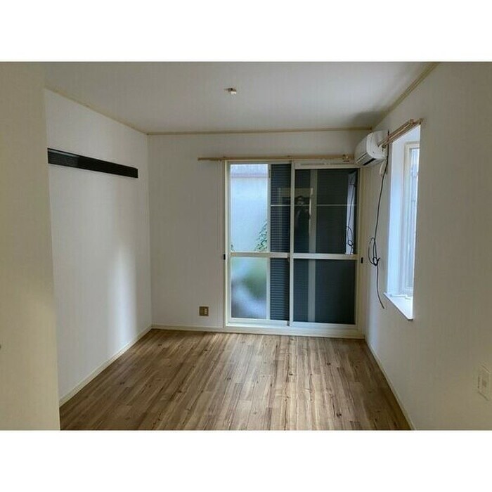 物件内観写真2　(居室)