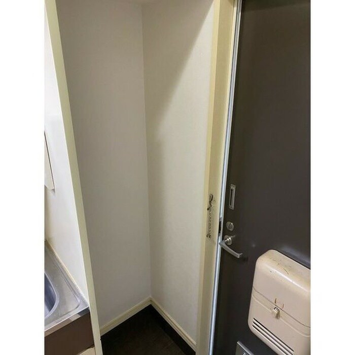 物件内観写真7　(玄関)