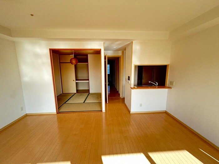 物件内観写真2　(居室)