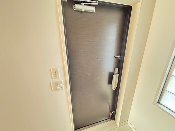 物件内観写真15　(玄関)