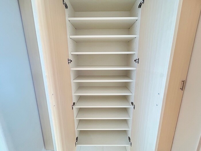 物件内観写真16　(靴箱)