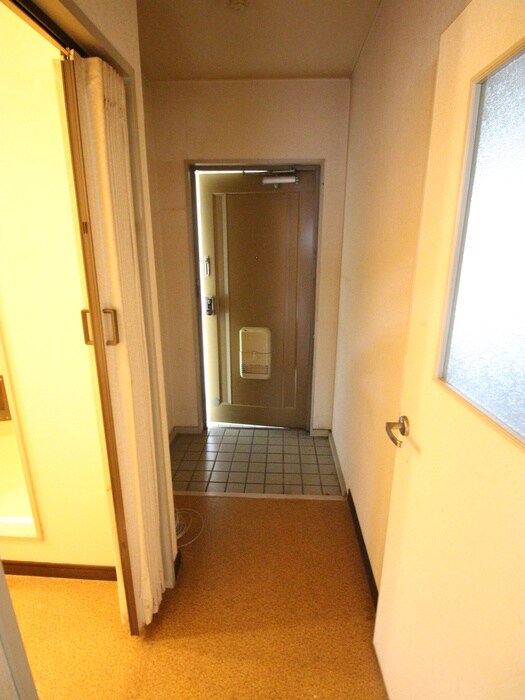 物件内観写真17　(廊下)