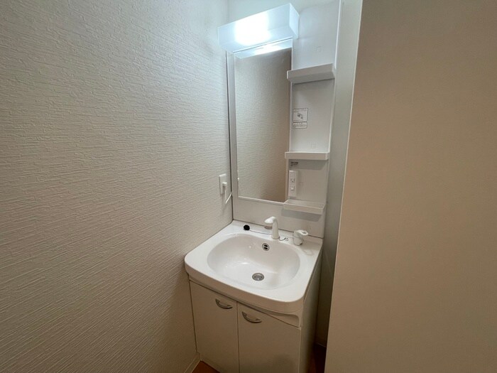 物件内観写真9　(洗面)