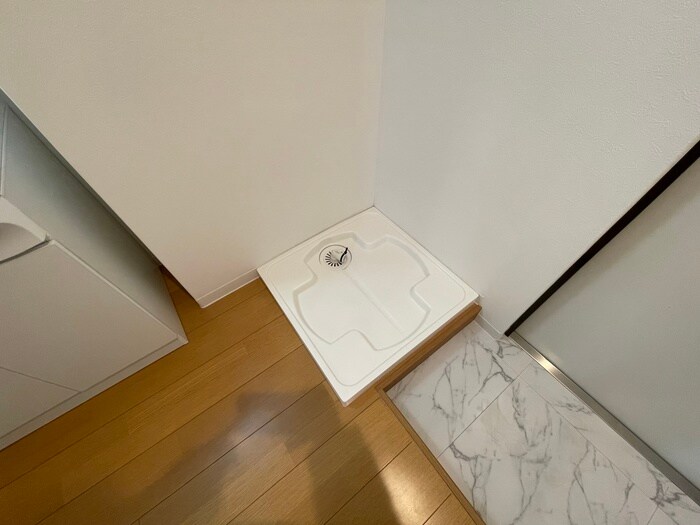 物件内観写真12　(洗濯機置場)