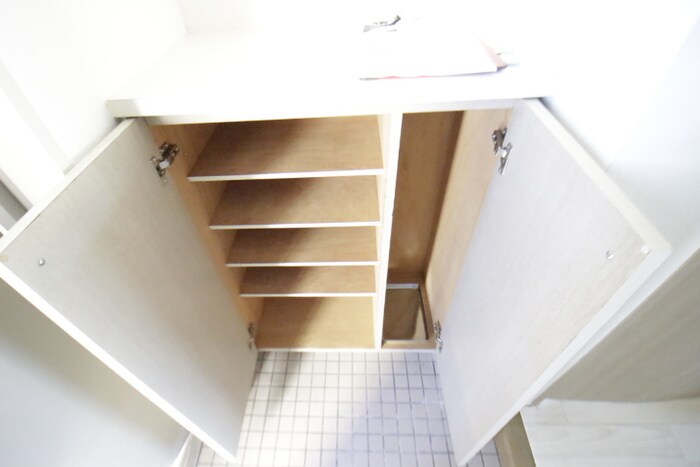 物件内観写真15　(靴箱)