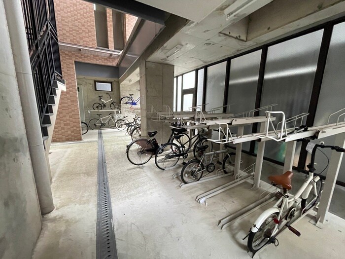 物件外観写真6　(駐輪場)