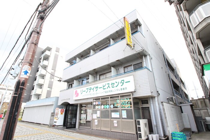 物件外観写真3　(エントランス部分)