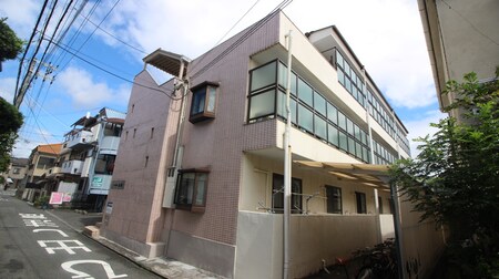 シャルル高槻外観写真