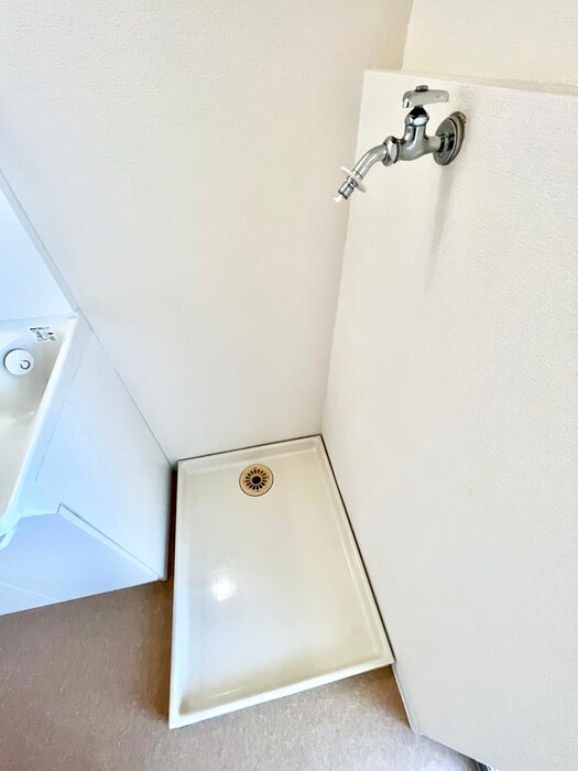 物件内観写真11　(洗濯機置場)